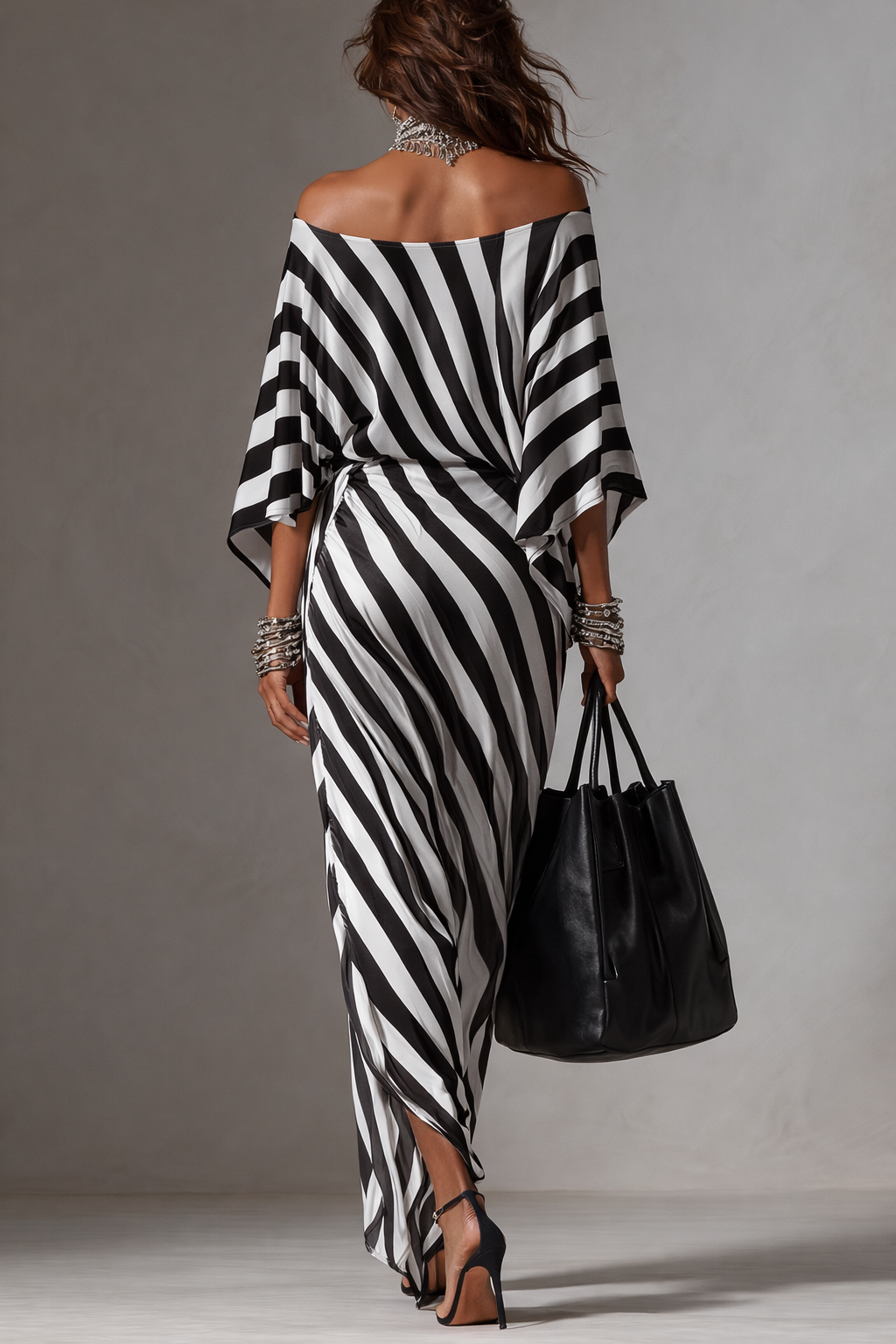Statement | Abito Maxi Asimmetrico a Righe Monocromatiche
