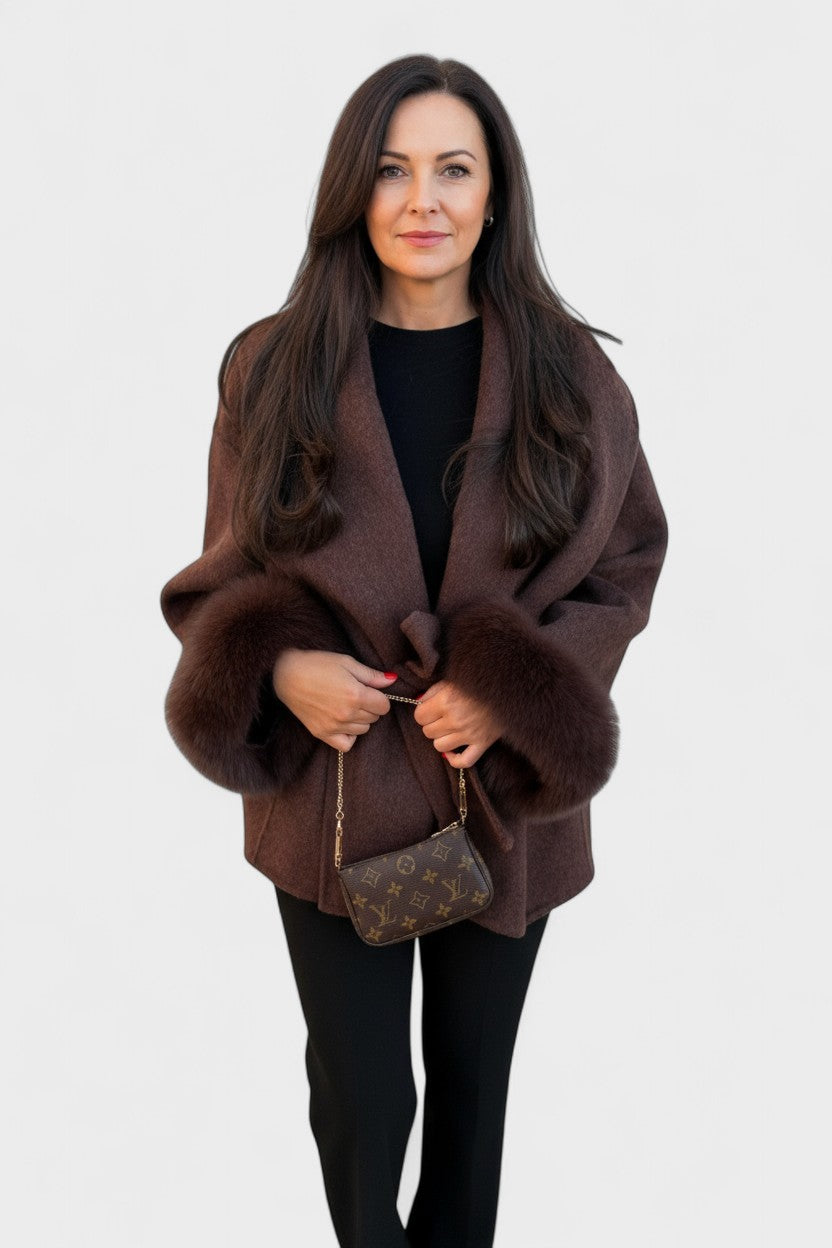 Dagmar™ | Cappotto elegante con pelliccia ecologica